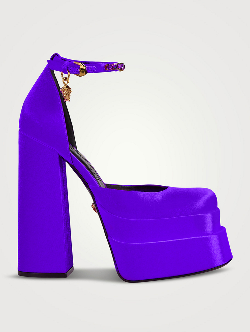 Medusa Aevitas satin platform pumps in purple - Versace