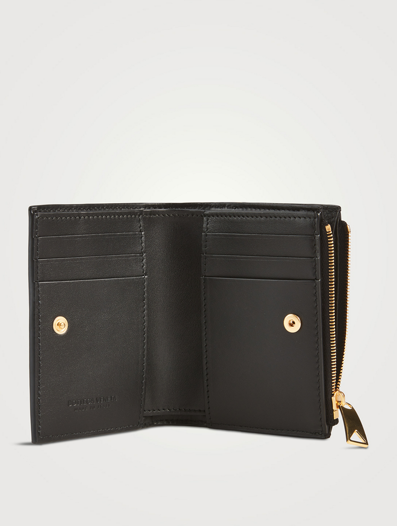 BOTTEGA VENETA BI-FOLD WALLET WITH ZIPPER SMALL 財布 Bottega Veneta® Men's Cassette Small Bi-Fold Wallet With Zip