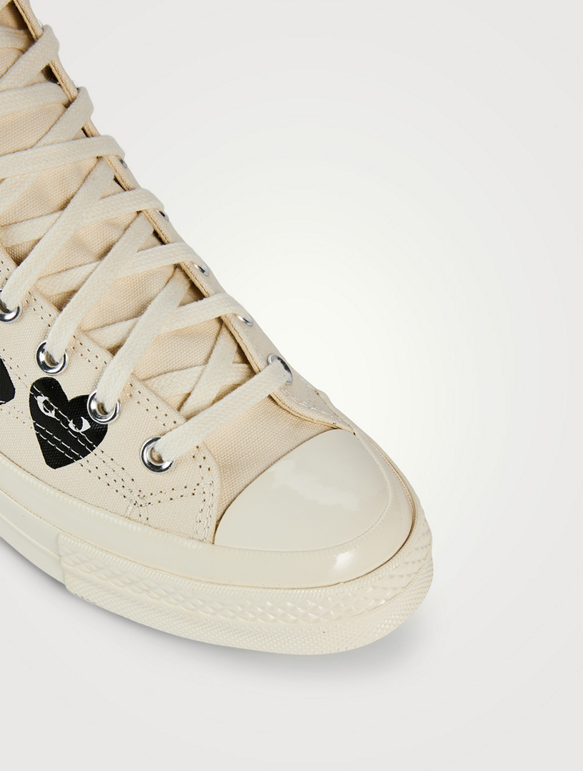 Converse with outlet face