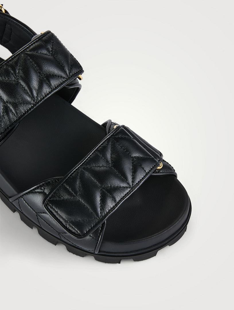 サンダル・ミュール MiuMiu | Sporty matelasse nappa leather sandals 5X135E Miu Miu Sporty Matelassé Nappa Leather Sandals In White