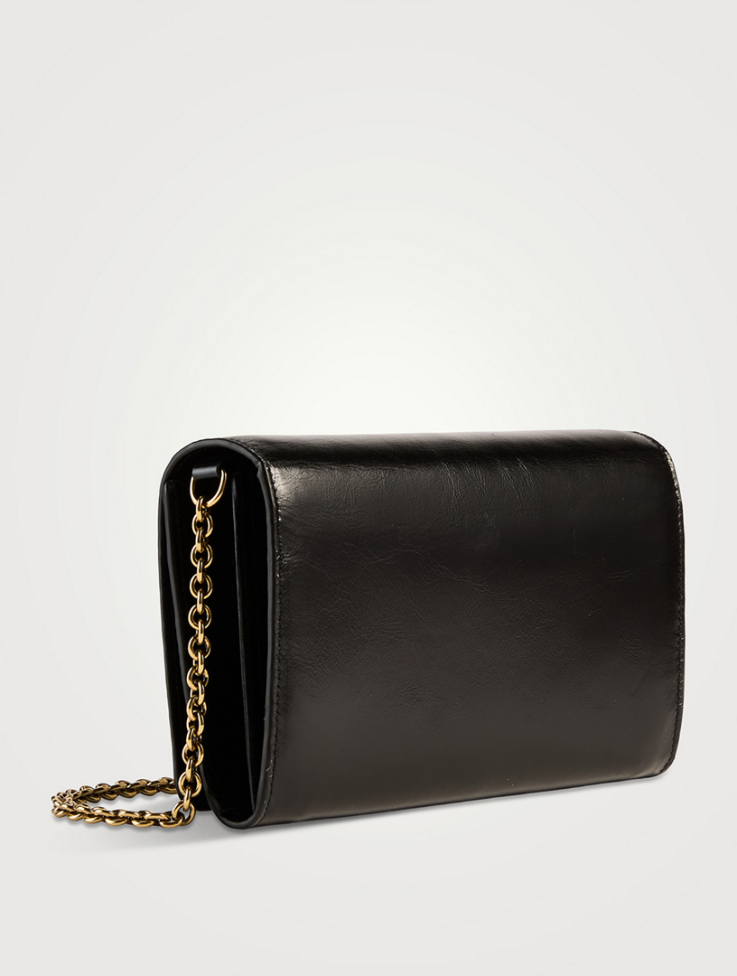 長財布 Chloe Chloe Iconic Wallet On Chain In Shiny Leather Chloé Iconic Flap Wallet On Chain in Shiny Leather in Black