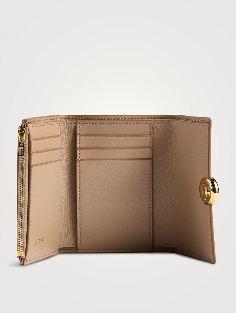 【VIP価格】LOEWE SMALL PEBBLE LEATHER WALLET LOEWE Small Pebble Leather Wallet | Holt Renfrew
