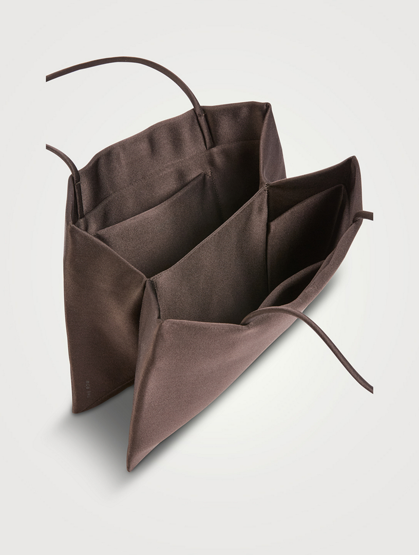 THE ROW ザ・ロウ シルクハンドバッグ CECILY Cecily シルクのトップハンドルバッグ ブラウン – The Row
