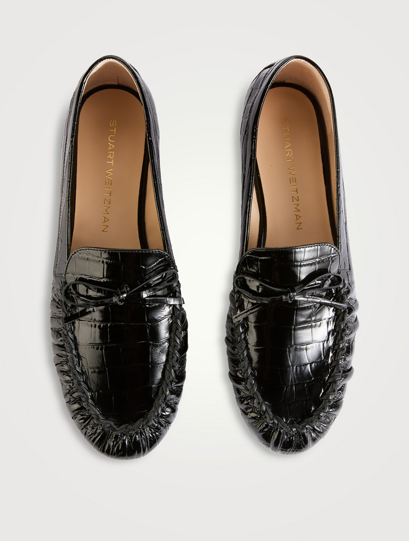 Stuart Weitzman ワニ革ローファー US7/EU37.5 STUART WEITZMAN Britt Croc-Embossed Leather Driving Loafers