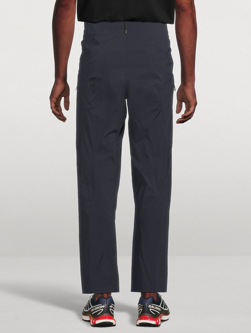 VEILANCE Spere Cargo Pants | Holt Renfrew
