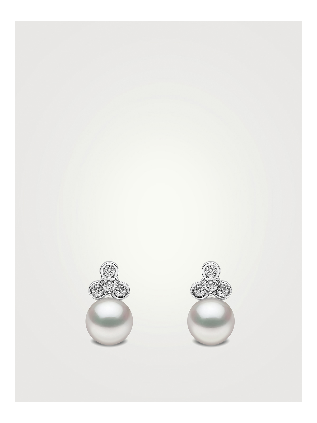 YOKO LONDON Trend 18K Gold Freshwater Pearl And Mini Diamond Stud Earrings