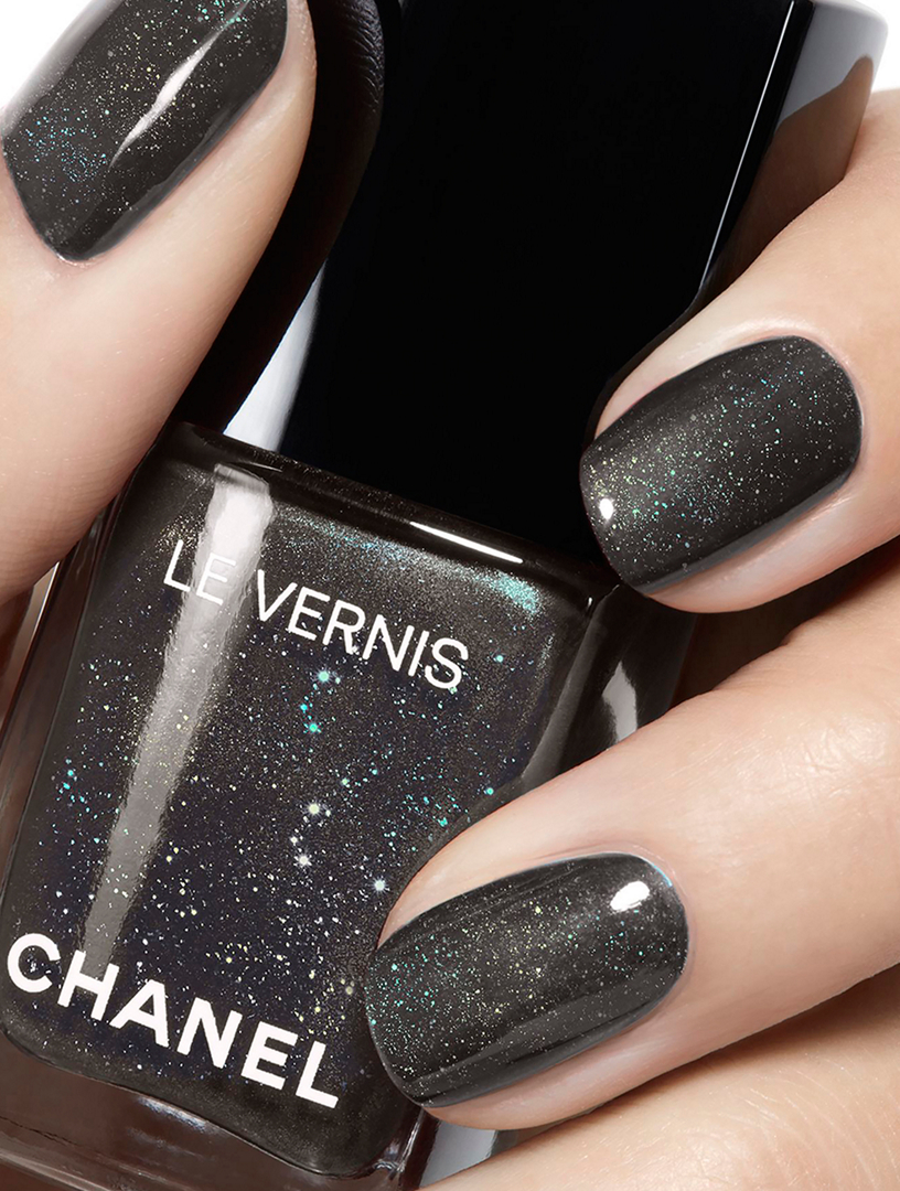 CHANEL LE VERNIS
シャネル　ヴェルニ　ネイルカラー 189 CHANEL Color LE Vernis LONGWEAR Nail Colour 13ML - 969 Rouge