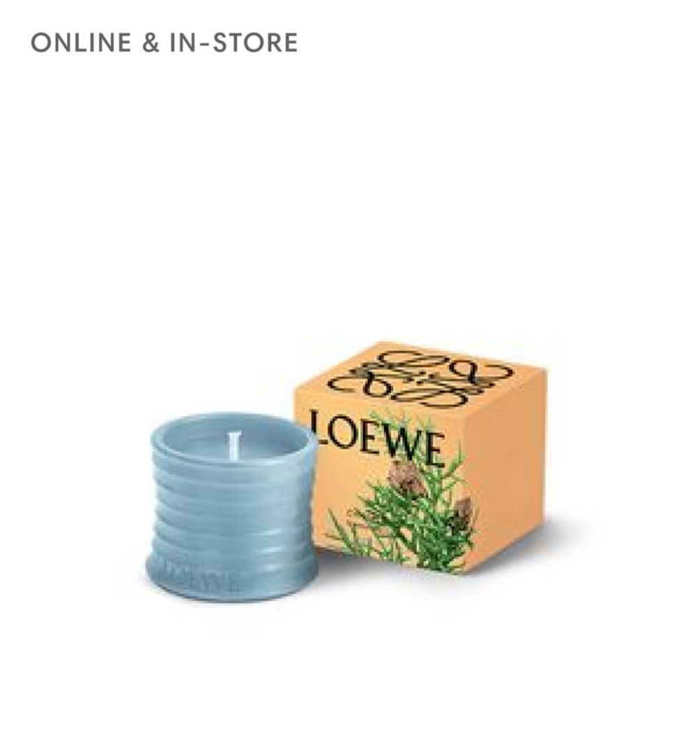 A blue Loewe candle