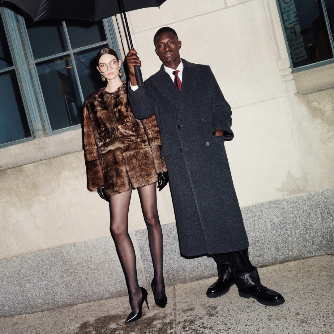 A model wearing John Hardy